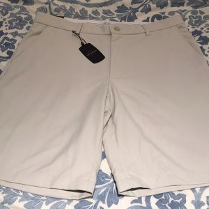 NWT men’s Greg Norman shorts size 36